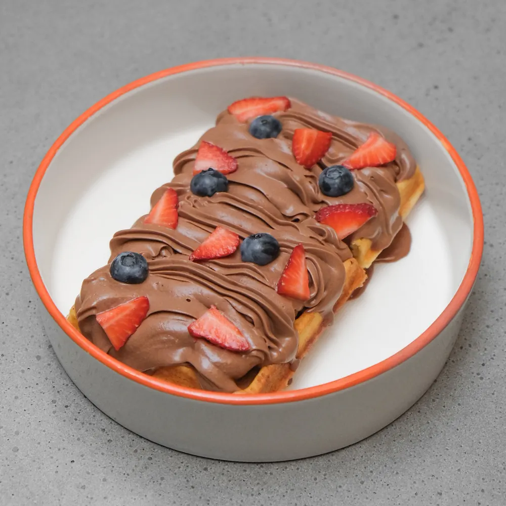 Muzlu ve meyveli waffle